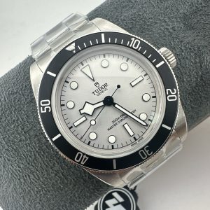 Tudor Black Bay Super Clone Watch | Premium Luxury Replica with Cash on Delivery 1135008636