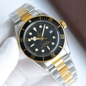 Tudor Black Bay Premium 1:1 Super Clone Watch with Cash on Delivery 1136805886 - side view | Black Bay
